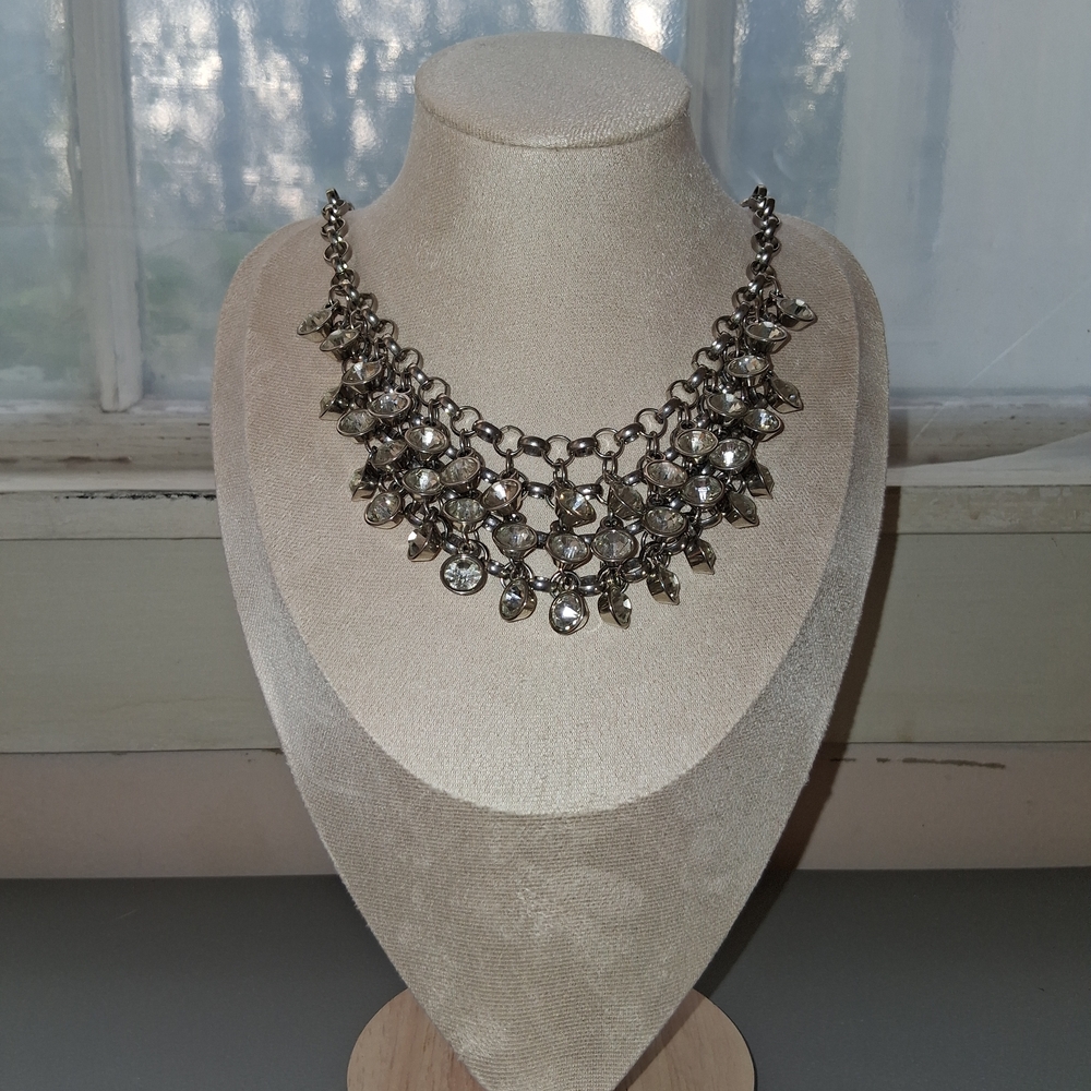 Elegant Silver Necklace with Crystal Accents
